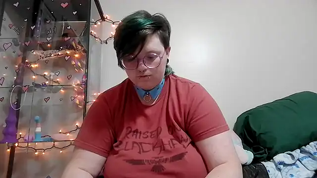 Snapshot of Pupghostt chatting on 02-11-26, 01:38 Pupghostt online show from 02-11-26, 01:38