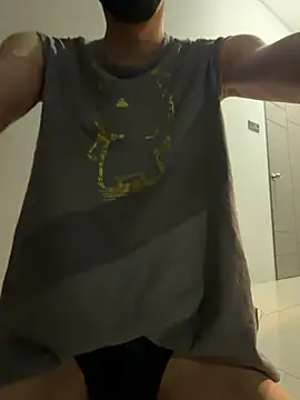 Snapshot of boyxx319 chatting on 02-13-26, 03:30 boyxx319 online show from 02-13-26, 03:30