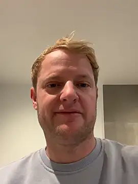 Snapshot of tomte6 chatting on 12-20-25, 10:55 tomte6 online show from 12-20-25, 10:55