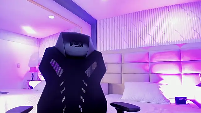 Snapshot of ManuelaEvans_ chatting on 02-16-26, 08:49 ManuelaEvans online show from 02-16-26, 08:49