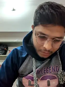 boyzzxzzz online show from 12-19-25, 06:48