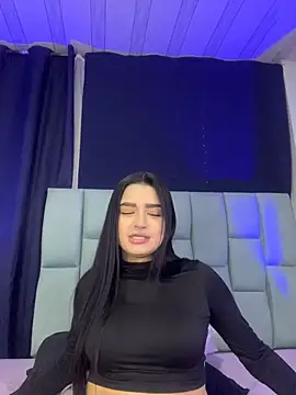 Snapshot of Emilyy05_ chatting on 07-03-26, 03:13 Emilyy05 online show from 07-03-26, 03:13