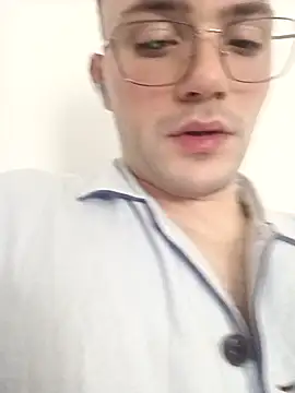 Snapshot of luke25bwc chatting on 12-23-25, 05:49 luke25bwc online show from 12-23-25, 05:49