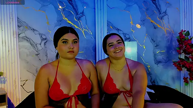 Snapshot of Scarlet_and_naomi chatting on 03-21-26, 08:45 Scarlet and naomi online show from 03-21-26, 08:45