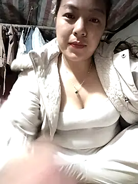 Snapshot of Lucky_cutee chatting on 04-24-26, 11:34 Lucky cutee online show from 04-24-26, 11:34