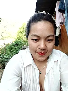 Snapshot of Lucky_cutee chatting on 05-14-26, 12:06 Lucky cutee online show from 05-14-26, 12:06