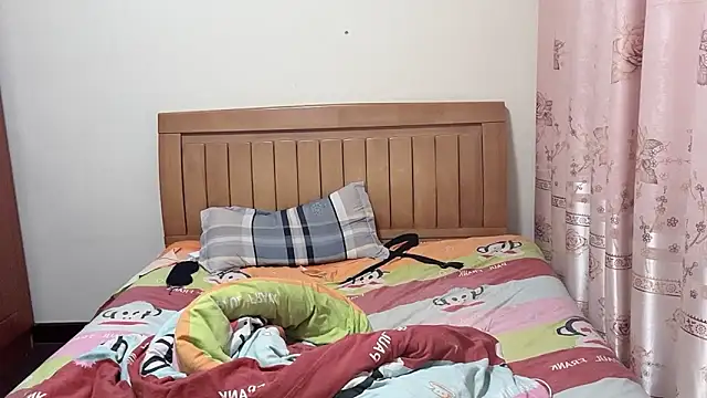 Snapshot of junnan001 chatting on 01-19-26, 12:53 junnan001 online show from 01-19-26, 12:53