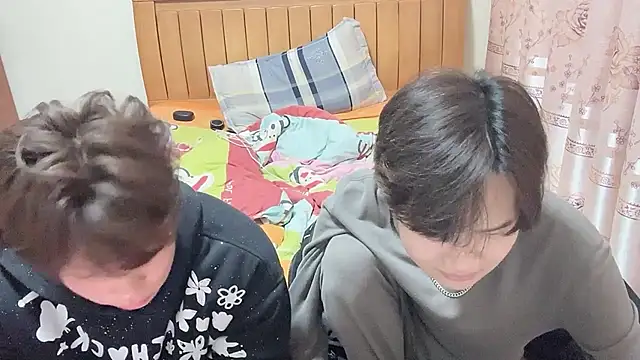 Snapshot of junnan001 chatting on 02-07-26, 12:20 junnan001 online show from 02-07-26, 12:20