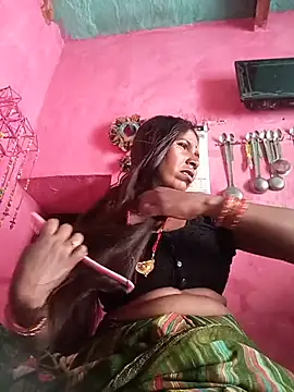 Snapshot of Rakhi_cut chatting on 06-10-26, 04:56 Rakhi cut online show from 06-10-26, 04:56