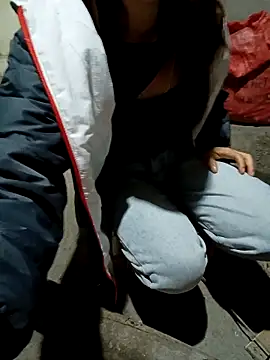 Snapshot of hangnga89 chatting on 01-06-26, 12:47 hangnga89 online show from 01-06-26, 12:47