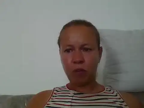 Snapshot of jennyblondeuk chatting on 07-09-26, 02:10 jennyblondeuk online show from 07-09-26, 02:10