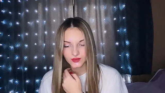 Snapshot of EmllyLighty chatting on 01-06-26, 08:29 EmllyLighty online show from 01-06-26, 08:29