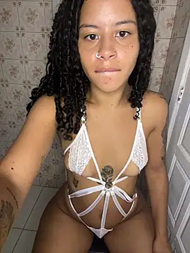 Snapshot of Estrelaa7 chatting on 03-04-26, 12:49 Estrelaa7 online show from 03-04-26, 12:49