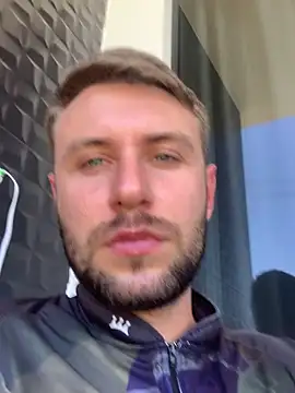 Snapshot of LuanHw1209 chatting on 01-05-26, 06:44 LuanHw1209 online show from 01-05-26, 06:44