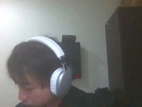 Snapshot of AJIJI1010 chatting on 12-21-25, 05:31 AJIJI1010 online show from 12-21-25, 05:31