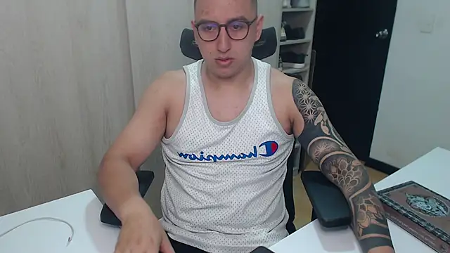 Snapshot of DanteVesper chatting on 03-08-26, 09:29 DanteVesper online show from 03-08-26, 09:29