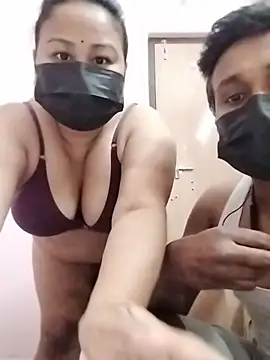 Snapshot of DesiSeductress chatting on 01-18-26, 03:16 DesiSeductress online show from 01-18-26, 03:16