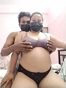 Snapshot of DesiSeductress chatting on 02-01-26, 12:20 DesiSeductress online show from 02-01-26, 12:20