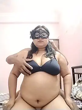 Snapshot of DesiSeductress chatting on 03-11-26, 06:36 DesiSeductress online show from 03-11-26, 06:36