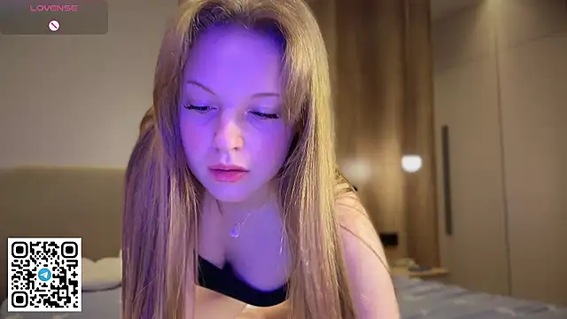 Snapshot of steffi_meoww chatting on 05-18-26, 09:42 steffi meoww online show from 05-18-26, 09:42