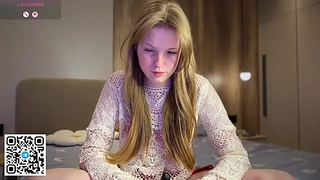 Snapshot of steffi_meoww chatting on 05-19-26, 10:16 steffi meoww online show from 05-19-26, 10:16