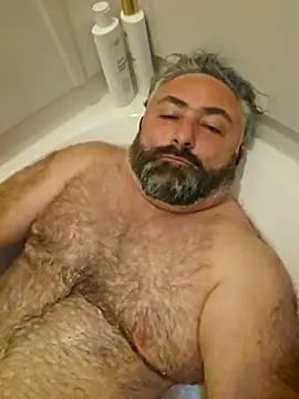 Snapshot of MacGuyver20 chatting on 02-10-26, 06:50 MacGuyver20 online show from 02-10-26, 06:50