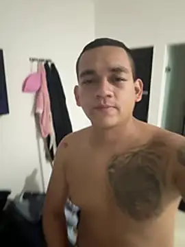 Snapshot of Camiloperez7729 chatting on 03-29-26, 04:56 Camiloperez7729 online show from 03-29-26, 04:56