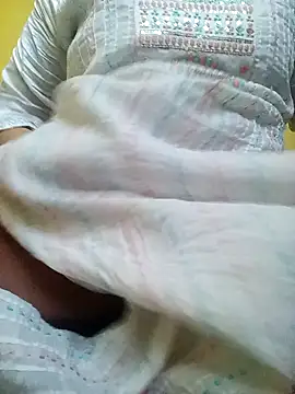 Snapshot of suman_bhabhi001 chatting on 12-23-25, 05:27 suman bhabhi001 online show from 12-23-25, 05:27