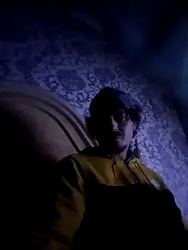 Snapshot of Eldiablo2055 chatting on 12-22-25, 04:20 Eldiablo2055 online show from 12-22-25, 04:20