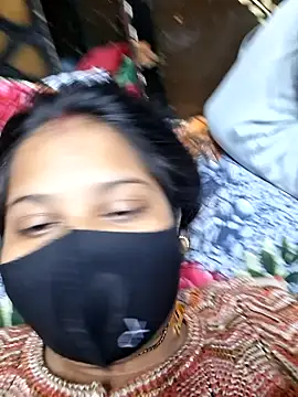 Snapshot of Radhacpl9528 chatting on 01-16-26, 04:44 Radhacpl9528 online show from 01-16-26, 04:44