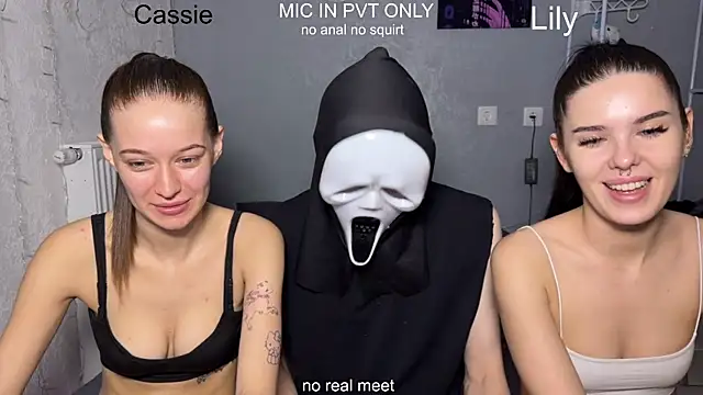 Snapshot of girls_secrets chatting on 03-31-26, 10:37 girls secrets online show from 03-31-26, 10:37