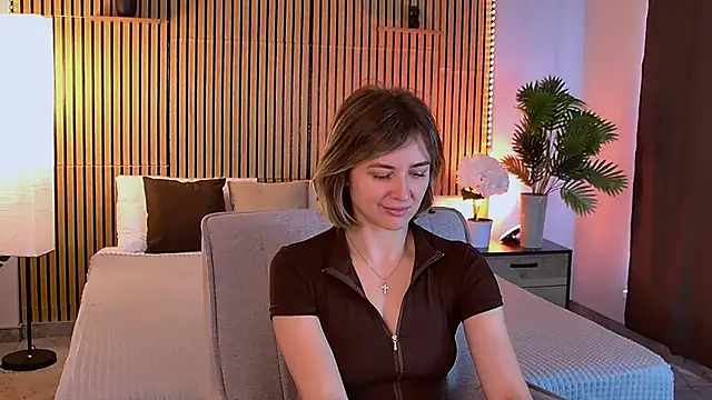 EmeraldGlow online show from 04-13-26, 02:55