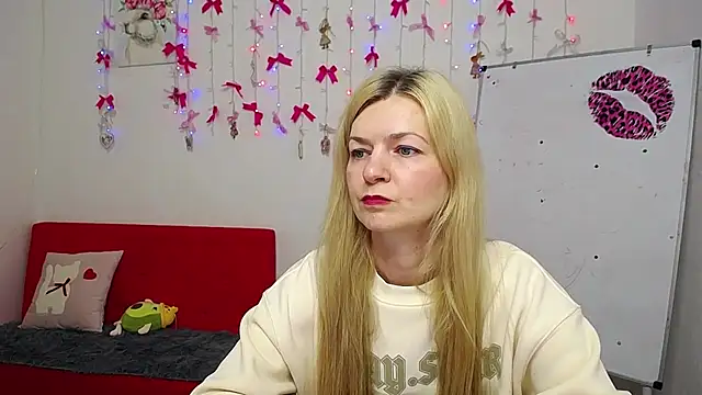 Snapshot of MelissaTyler chatting on 04-23-26, 10:58 MelissaTyler online show from 04-23-26, 10:58