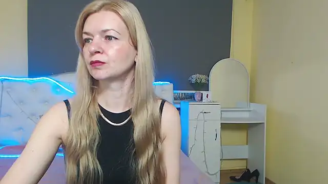 Snapshot of MelissaTyler chatting on 05-10-26, 05:12 MelissaTyler online show from 05-10-26, 05:12
