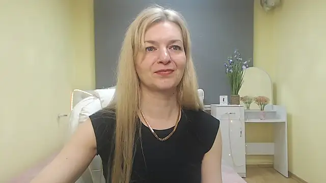 Snapshot of MelissaTyler chatting on 05-16-26, 10:36 MelissaTyler online show from 05-16-26, 10:36