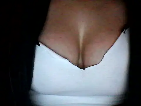 Snapshot of sexymilena9 chatting on 01-10-26, 04:20 sexymilena9 online show from 01-10-26, 04:20