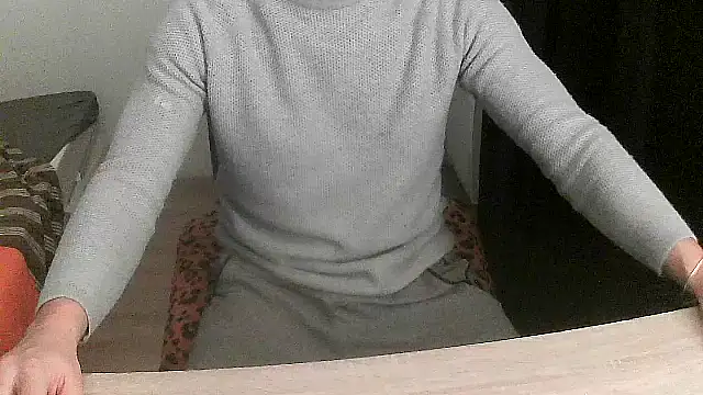 Snapshot of Fredlebo chatting on 12-21-25, 10:28 Fredlebo online show from 12-21-25, 10:28