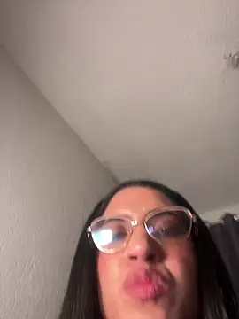 Snapshot of ValentinaEvanz chatting on 06-21-26, 06:32 ValentinaEvanz online show from 06-21-26, 06:32