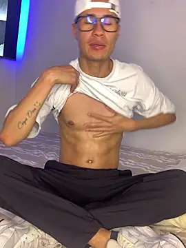 Latin Paisa Boy online show from 01-10-26, 02:46