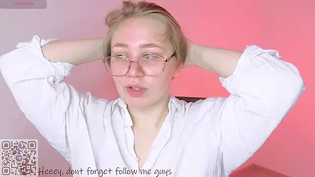 Snapshot of starsonthesky chatting on 02-22-26, 08:24 starsonthesky online show from 02-22-26, 08:24