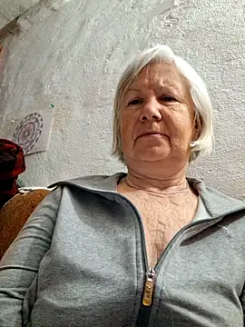 KlaudiaDarling online show from 05-14-26, 09:21