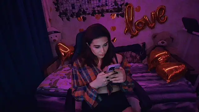Snapshot of AlisiaRose chatting on 03-28-26, 08:30 AlisiaRose online show from 03-28-26, 08:30
