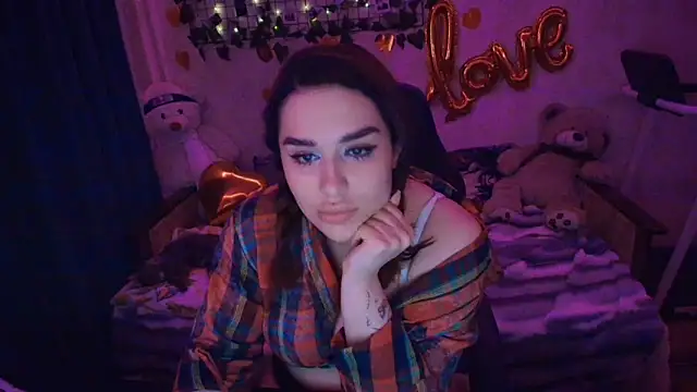 Snapshot of AlisiaRose chatting on 04-03-26, 01:47 AlisiaRose online show from 04-03-26, 01:47