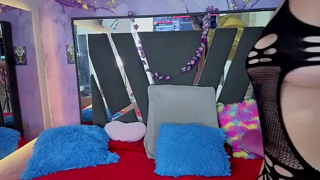 Alice NY online show from 04-15-26, 05:25