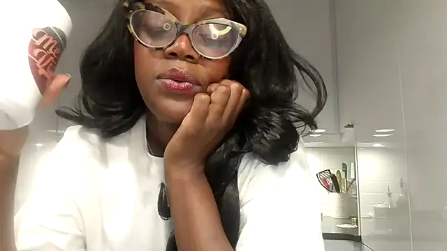 Snapshot of taliablackrose chatting on 03-11-26, 01:33 taliablackrose online show from 03-11-26, 01:33