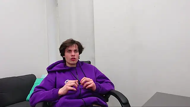 Daniel Shawnn online show from 04-07-26, 04:51