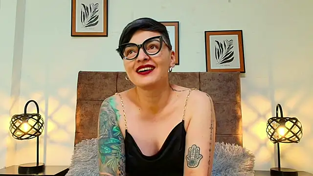 Snapshot of kat_paradise chatting on 04-26-26, 02:48 kat paradise online show from 04-26-26, 02:48