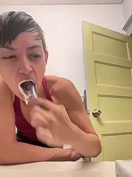 FaiiryArii online show from 04-14-26, 03:18