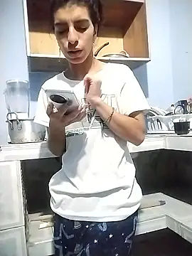 Snapshot of Alma_Kieran chatting on 01-17-26, 12:37 Alma Kieran online show from 01-17-26, 12:37