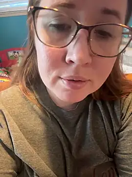 honeybee2033 online show from 01-10-26, 04:09